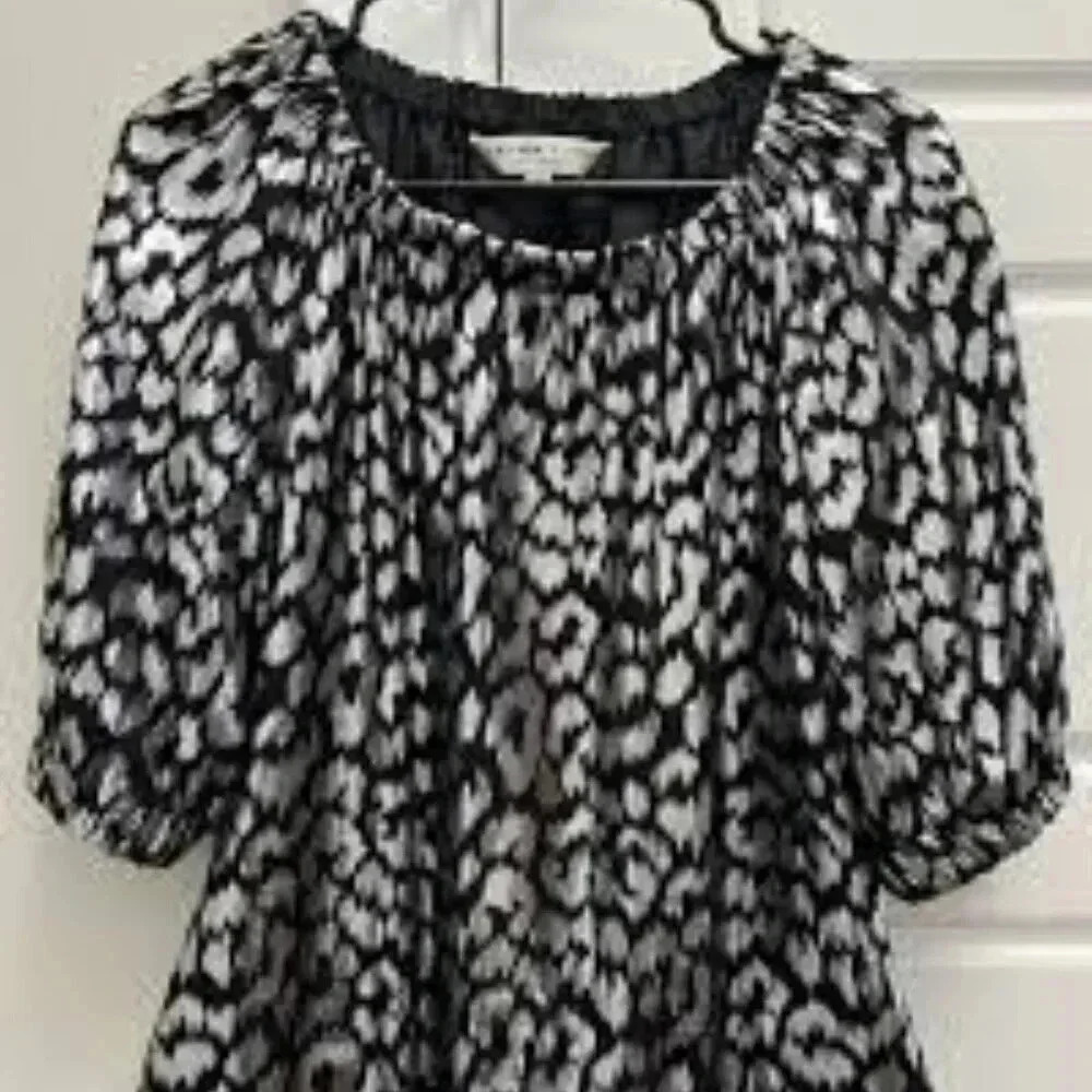 Trina Turk black/silver silk blend blouse size‎ Medium